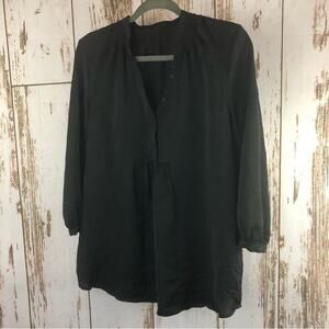 Blouse from Target, no size tag. Similar to a L/XL. In excellent condition!